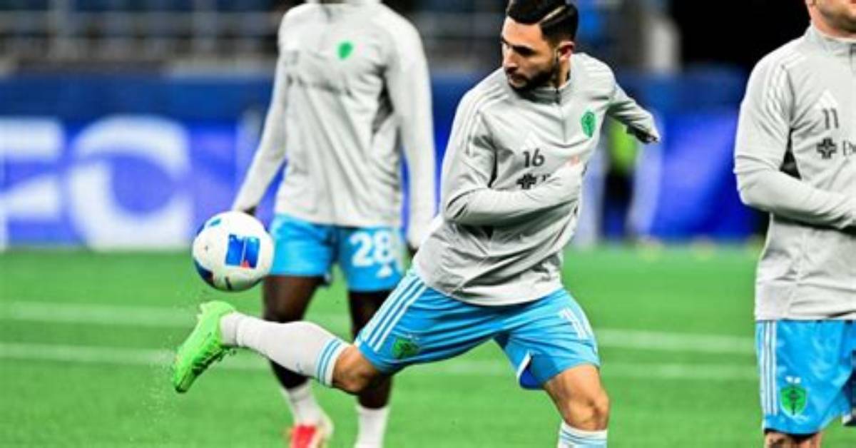 Alex Roldan: Seattle's Skilled and Versatile Defender
