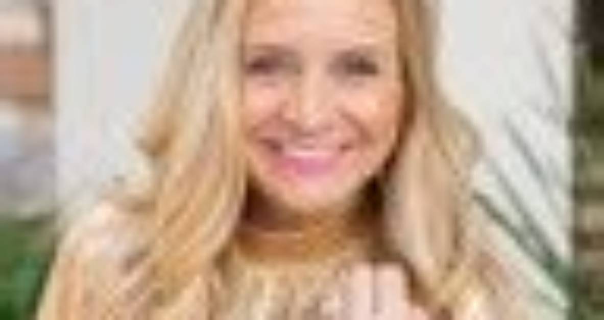 Ashley Lastovica | Dashvib