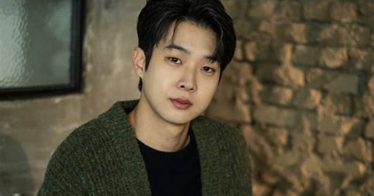 Choi Woo-Shik Is Said to Be Featured in Youns Kitchen ·