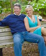 Cindy Farmer Bio, Age, Husband, Family, Fox 8, Cancer, Awards, Twitter