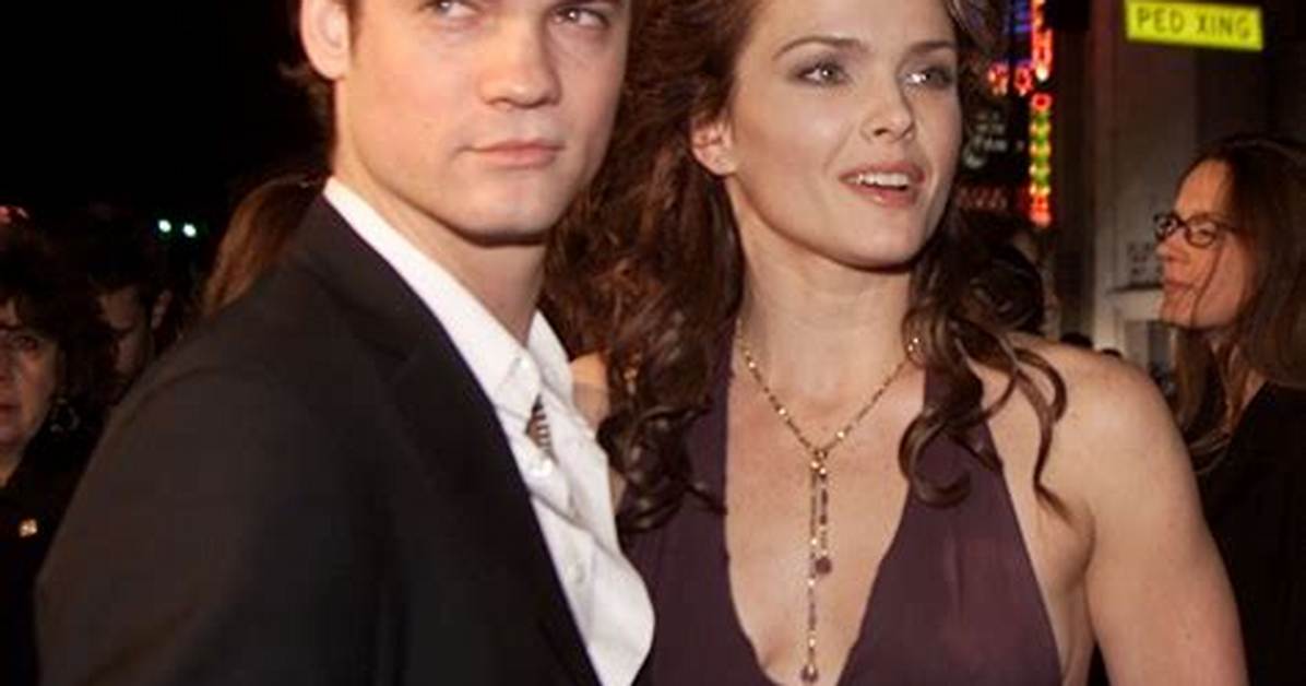 Dina Meyer Biography, Who Is She Married to? Her Net Worth and Other Facts