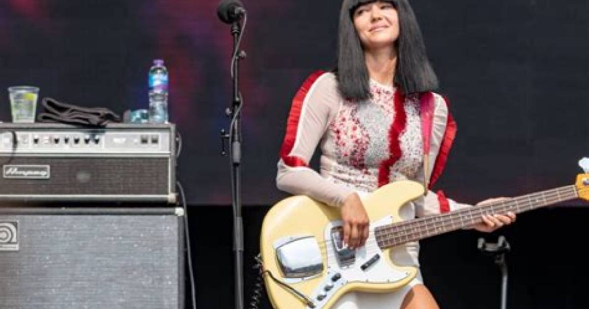 Does Laura Lee Khruangbin Wear a Wig? Here's What We Know About the Musician ·