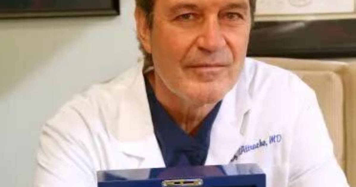 Dr Neal Elattrache - Voxvibe