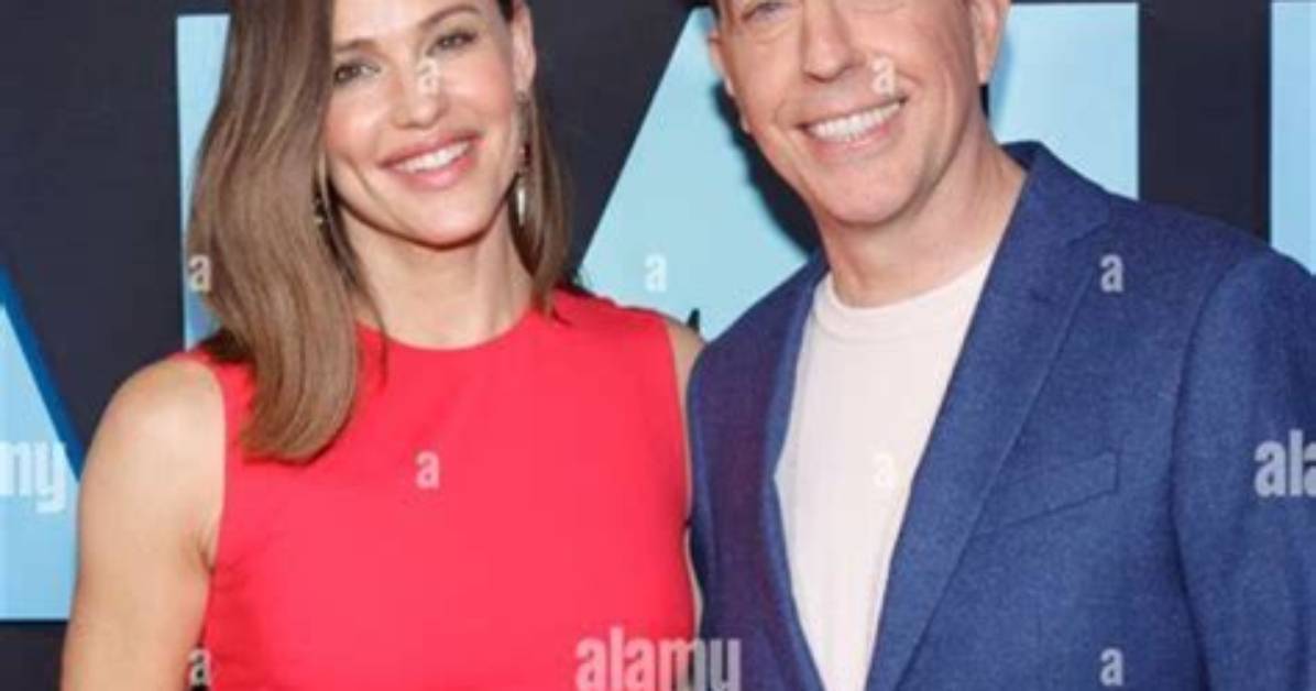 Ed Helms and Wife at Movie Premiere: Their Cutest Couple Moment
