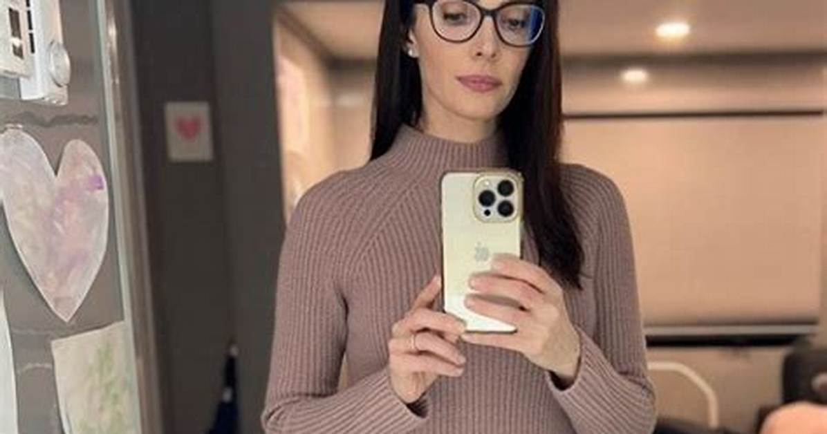Elizabeth Tulloch Eyes Following Icl Surgery on Grimm