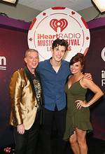 Elvis Duran Height, Weight, Age, Boyfriend, Family, Facts, Biography