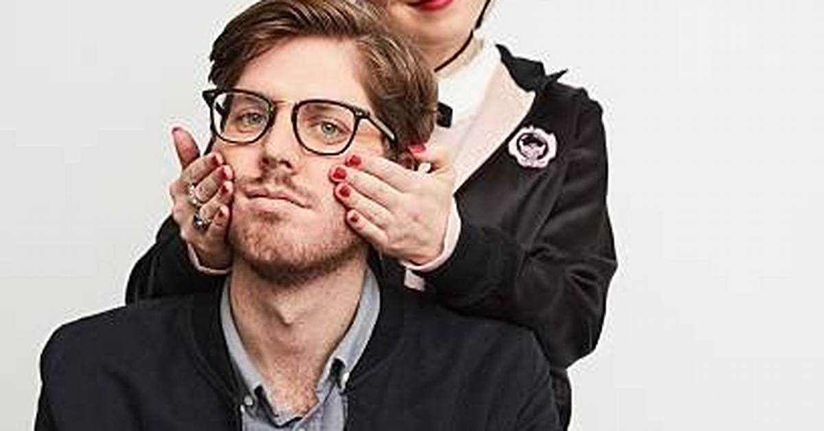 Emily Barclay and Tom Ward Are a Couple, Blessed with Baby