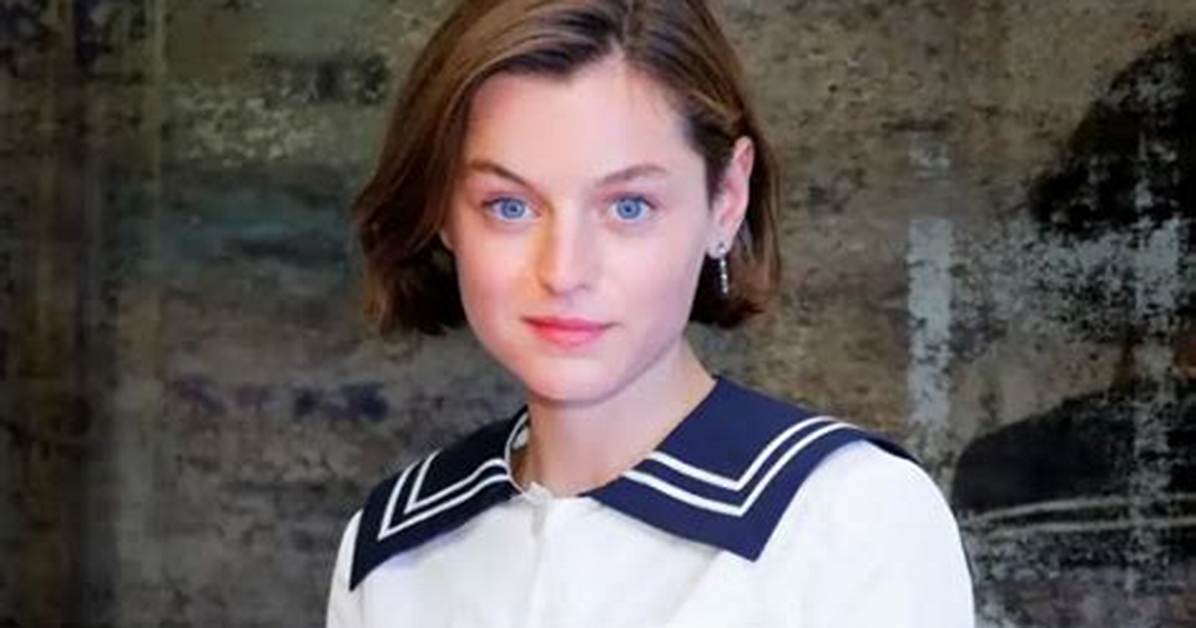 Emma Corrin Bio, Wiki, Age, Height, Dating, the Crown, Princess Diana, Salary, Net Worth