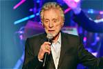 Frankie Valli's Height: Uncovering the Truth About His Stature