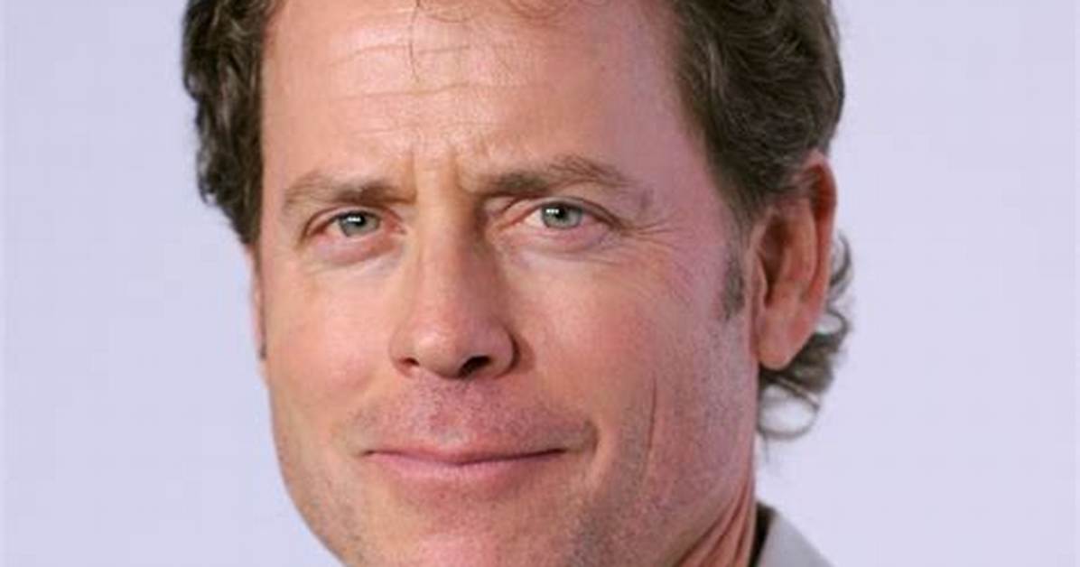 Greg Kinnear Height: the Actor's Stature Revealed