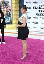 Hayley Orrantia Weight Gain: Is She Pregnant? ·