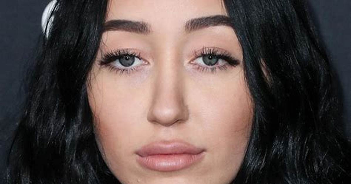 How Old Is Noah Cyrus: a Comprehensive Overview of Her Age and Career