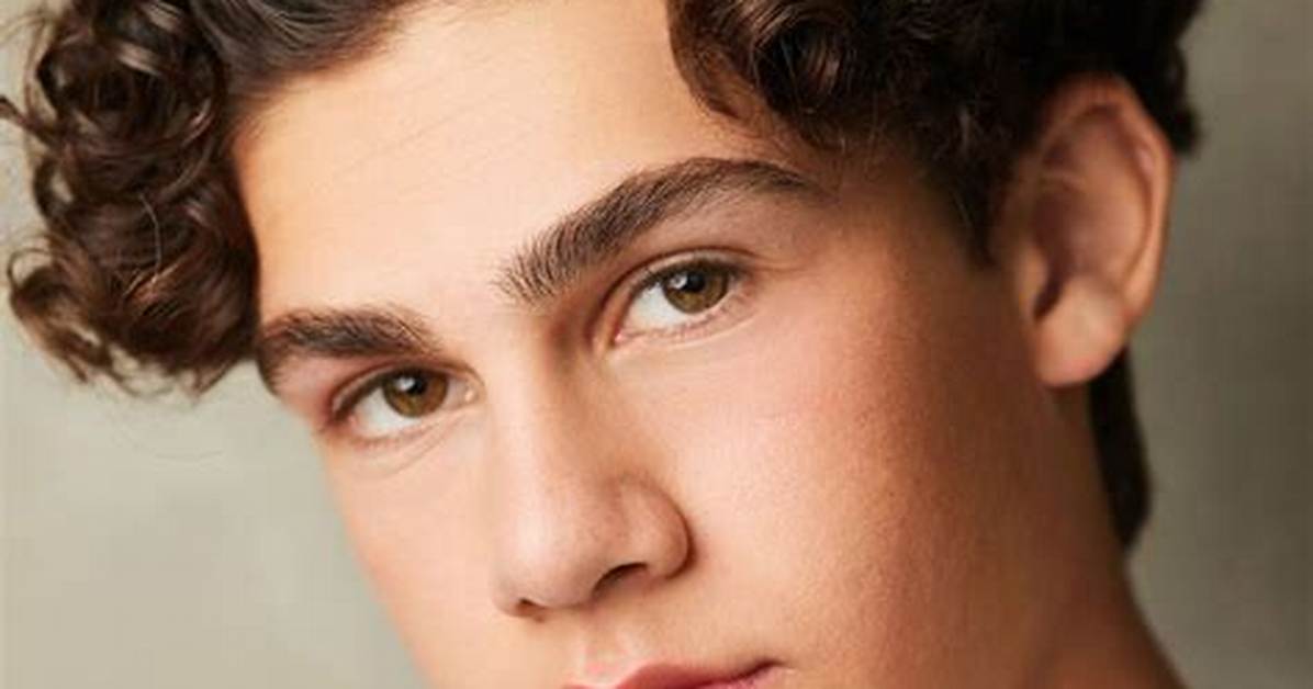 Jackson Dollinger Talks 'Sydney to the Max' Season 3: Watch