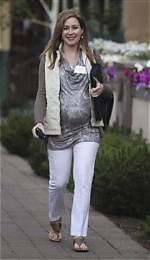 Journalist: Is Rebecca “Becky” Quick Pregnant? Meet Her Husband Peter Shay on Instagram