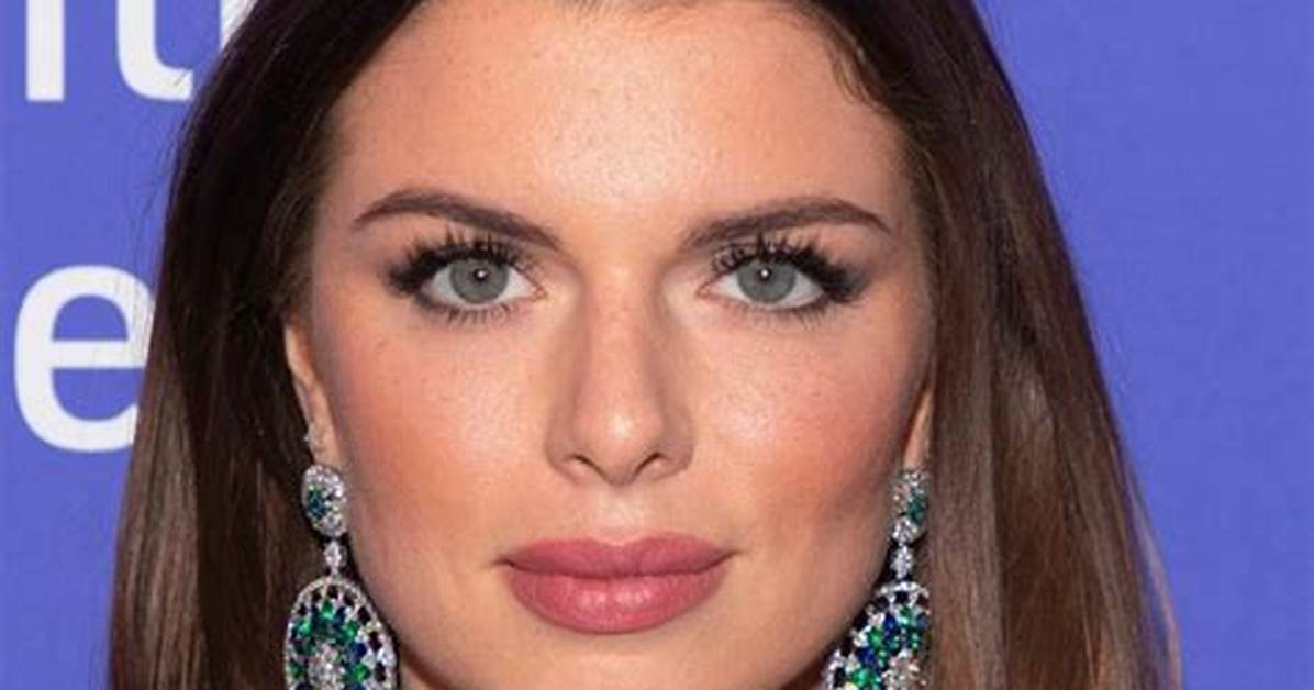 Julia Fox's Wealth Unveiled: Exploring Her Impressive Net Worth