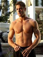 Justin Hartley Age, Weight, Height, Measurements
