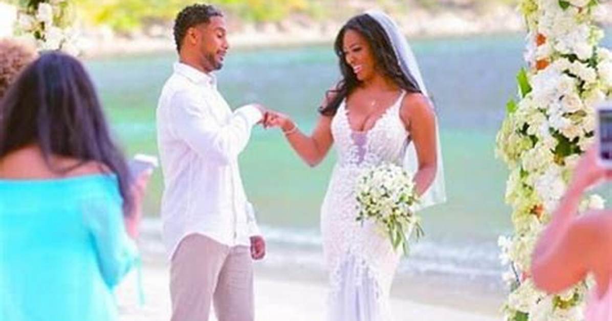 Kenya Moore Divorces Husband Marc Daly & Requests Custody of Brooklyn – Hollywood Life