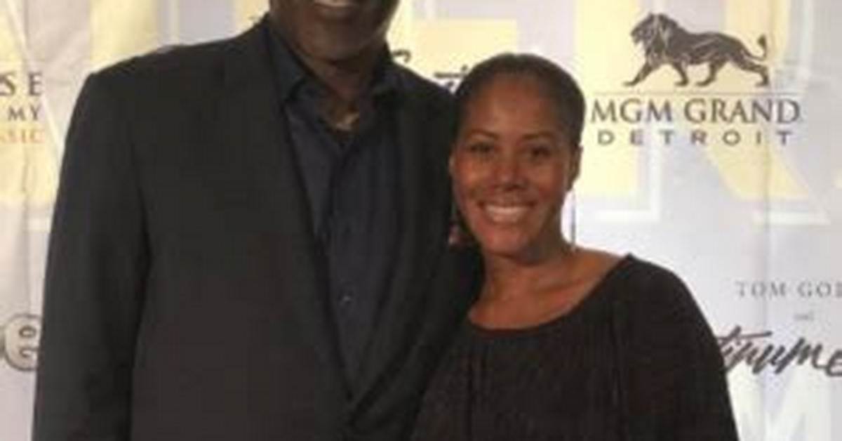 Lomas Brown's Wife: an Inspiring Story of Love and Support