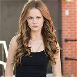 Mackenzie Lintz, Bio, Career, Married, Parents, Boyfriend, Net Worth