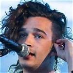 Matty Healy Biography, Age, Dad, Brother, Dating, Style, Net Worth and Tattoo