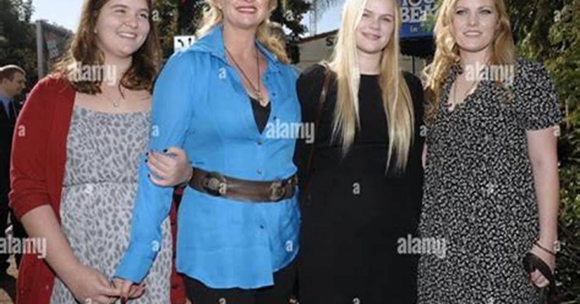 Meet Danielle Aykroyd, Actor and Renowned Celebrity