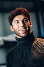 Pierre Gasly Boldly Embraces the Bald Look: an Unconventional Style Statement
