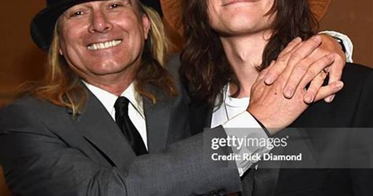 Robin Zander Jr. : the Son of the Voice of Cheap Trick