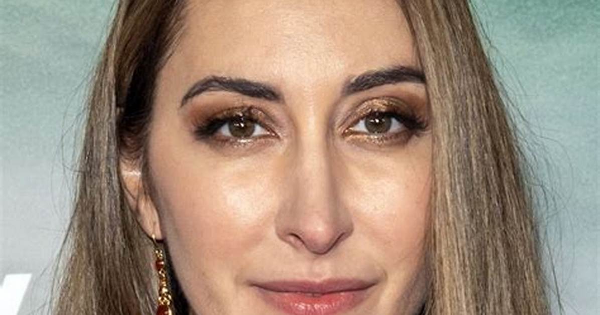 Sarah Natochenny Biography, Age, Height, Husband, Net Worth, Family