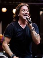 Scott Stapp: Dating, Net Worth, Tattoos, Smoking & Body Facts