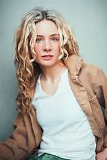 The Ultimate Guide to Lizzy Declement: Biography, Career, and Net Worth