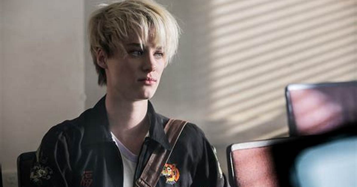 The Ultimate Guide to Mackenzie Davis' Acting Career