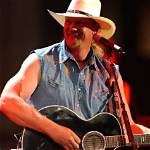 Trace Adkins's Biography and Facts' ·