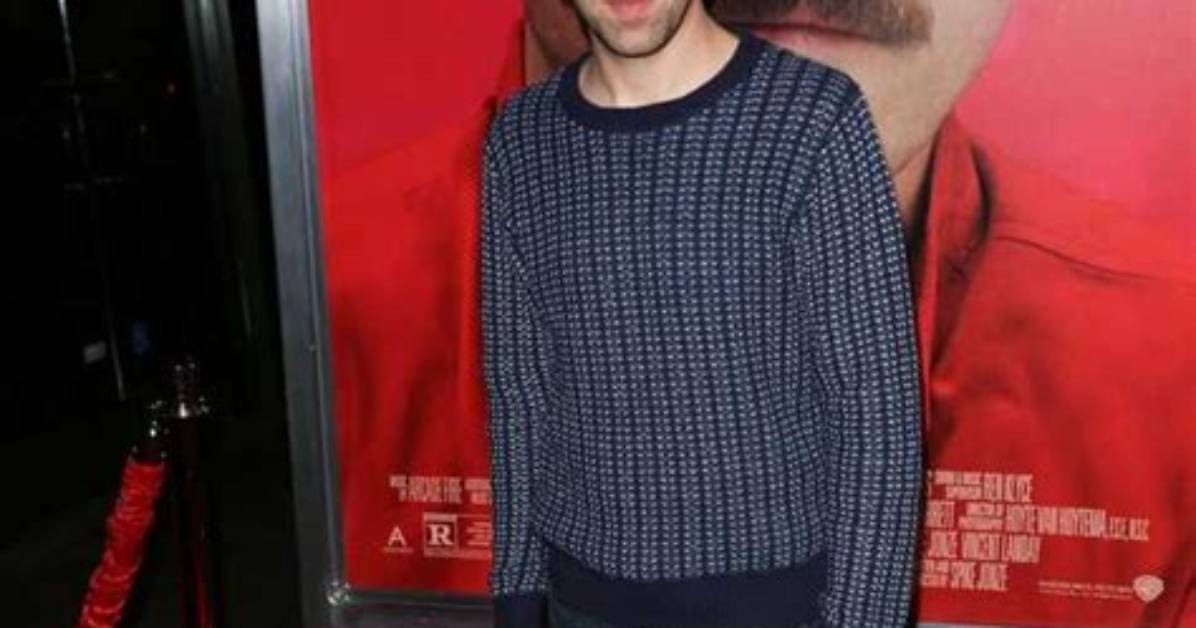 Unraveling the Secrets of "Simon Helberg Height": a Journey of Discovery