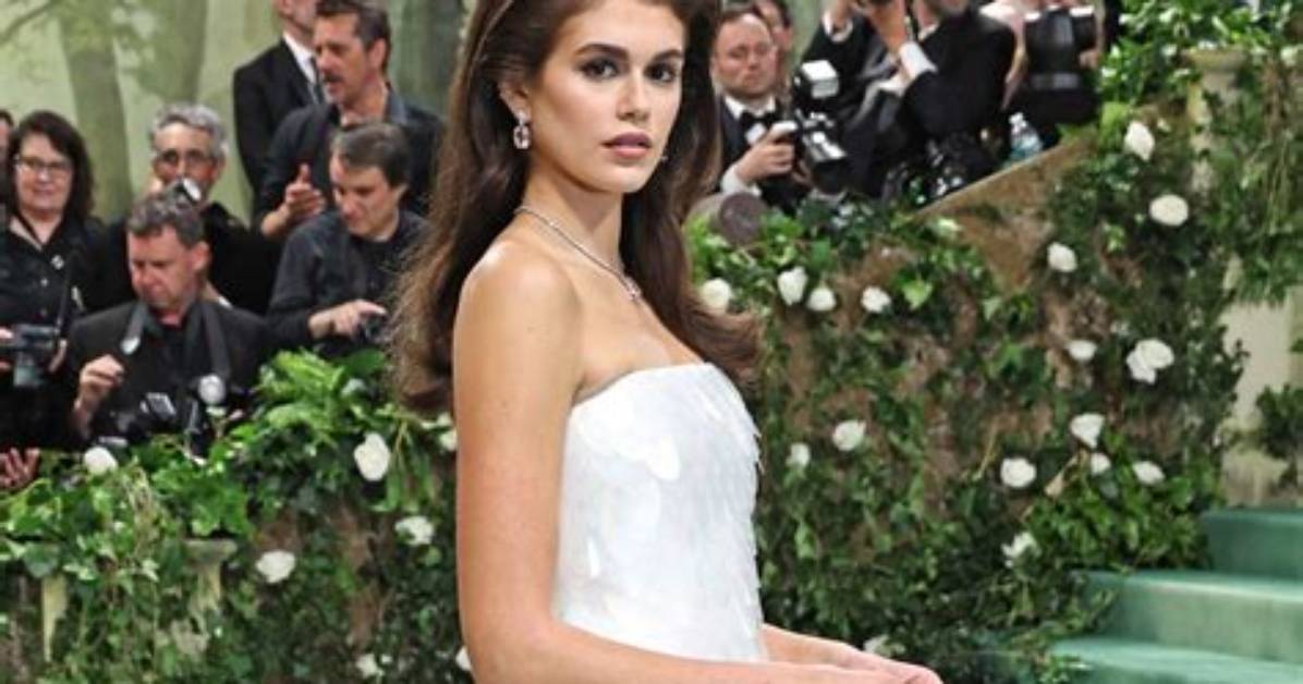 Unveiling Cindy Crawford's Net Worth in 2023: a Financial Deep Dive