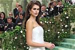 Unveiling Cindy Crawford's Net Worth in 2023: a Financial Deep Dive