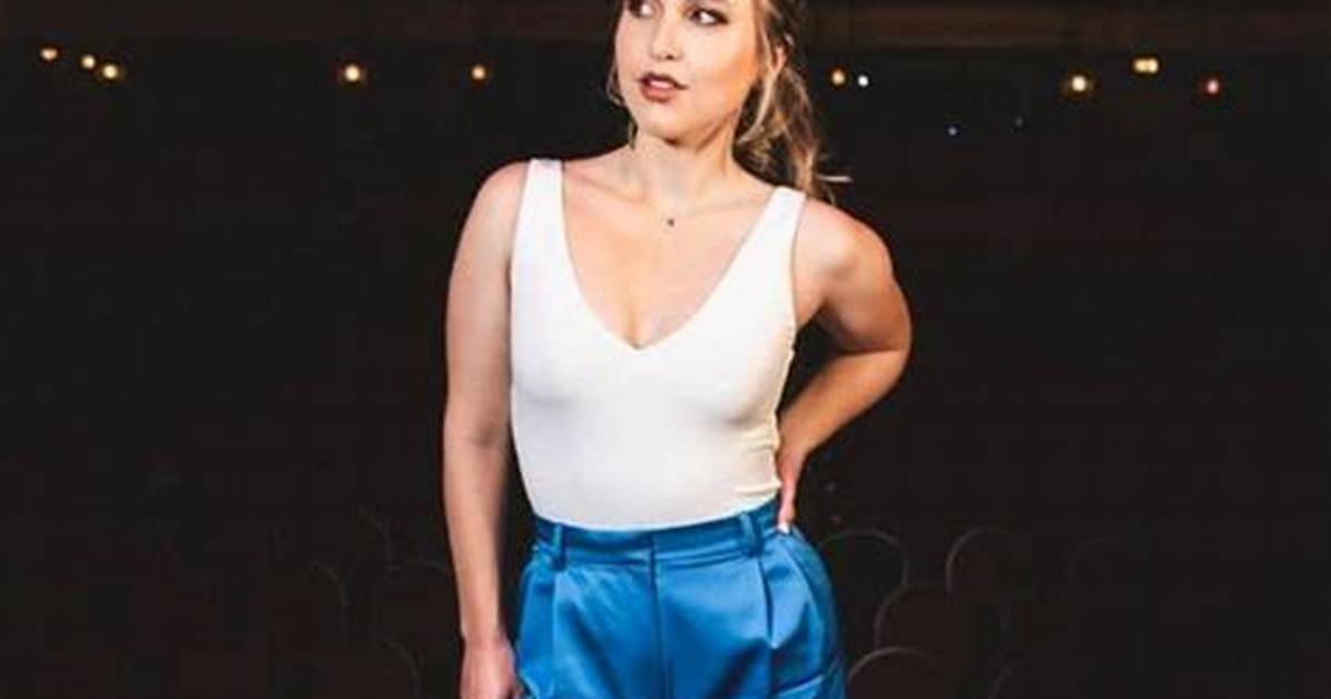 Unveiling Taylor Tomlinson's Height: Insights and Surprises Revealed