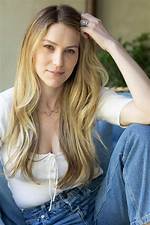 Unveiling the Allure of Rachel Crane: a Multifaceted Star Revealed