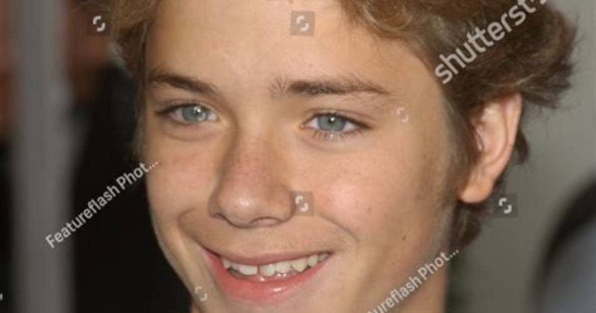 Unveiling the Extraordinary World of Jeremy Sumpter: Discoveries and Insights