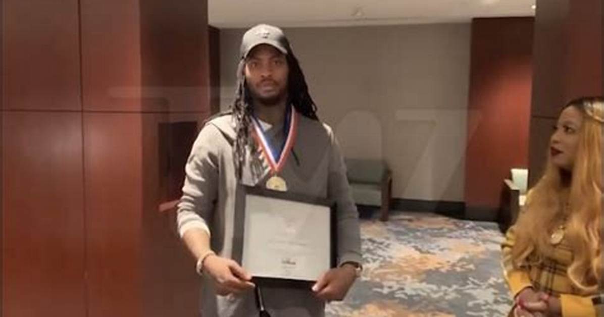 Waka Flocka Receives Presidential Lifetime Award from Donald Trump Administration ·