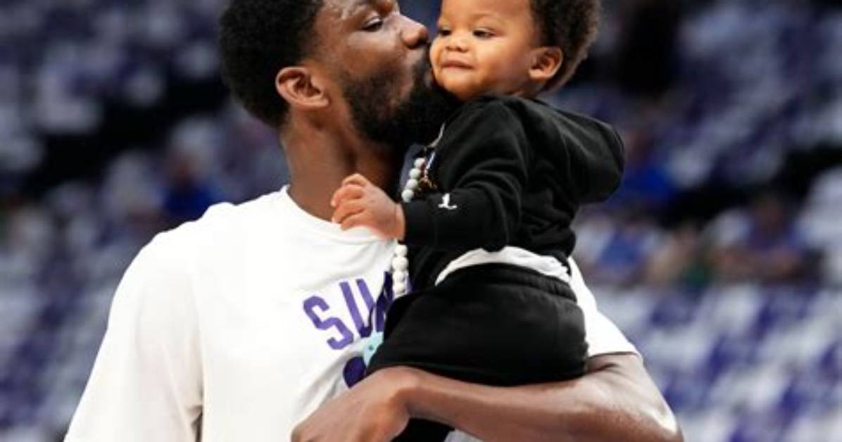 Who Is Deandre Ayton Jr? Deandre Ayton Son – More on His Wife and Parents