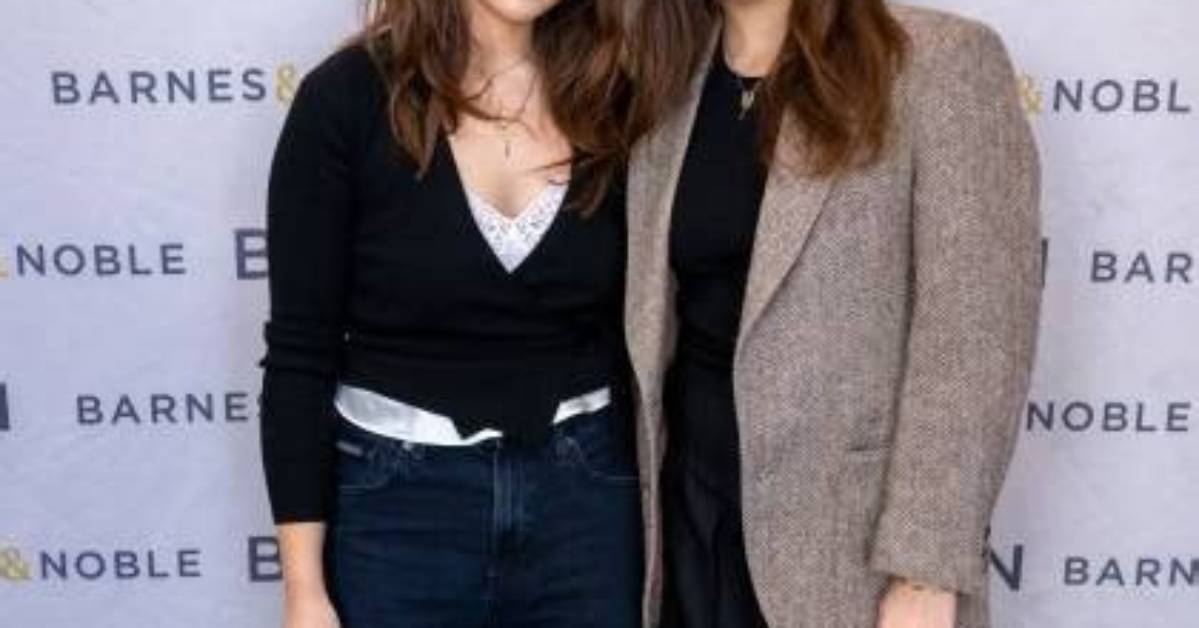 Who Is Junia Ln Jnsdottr? Laufey Sister Family and Ethnicity ·