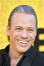 Who Is Michael Raymond-James Dating Now ·