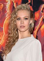 Who Is Penelope Mitchell Dating Now