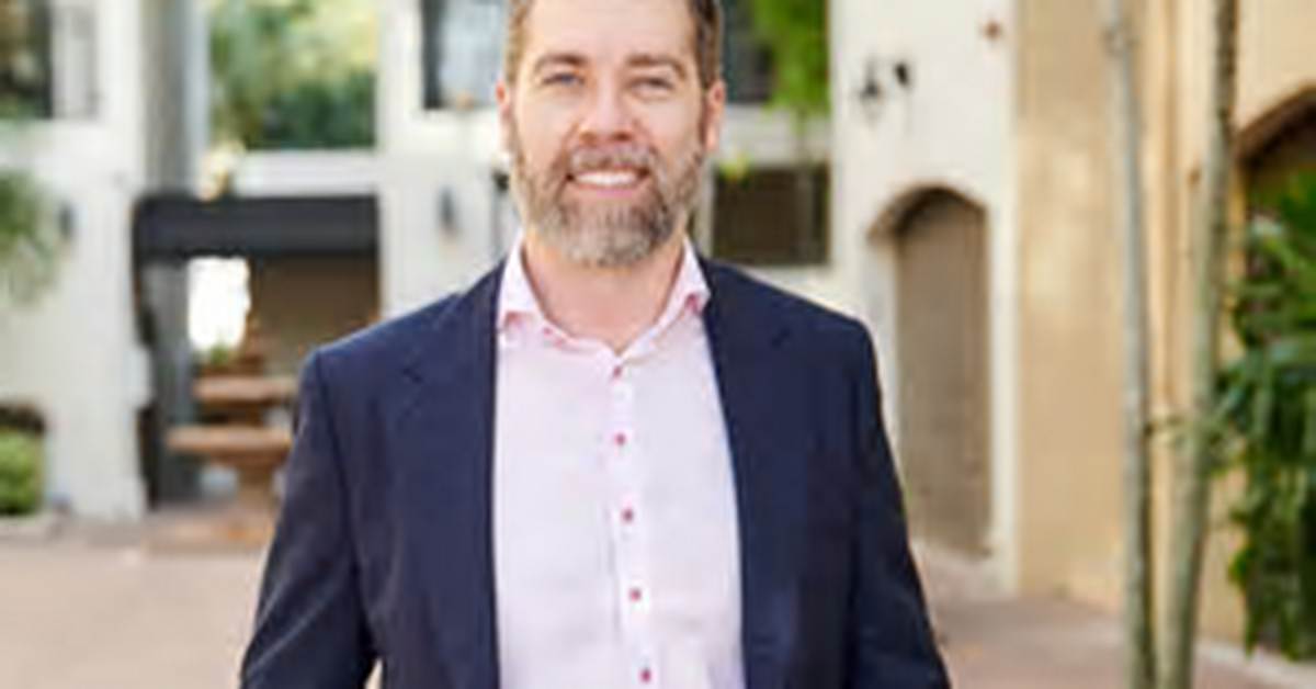 Who Is Rob Long Wife? Is He Married? Dating, Age, Net Worth
